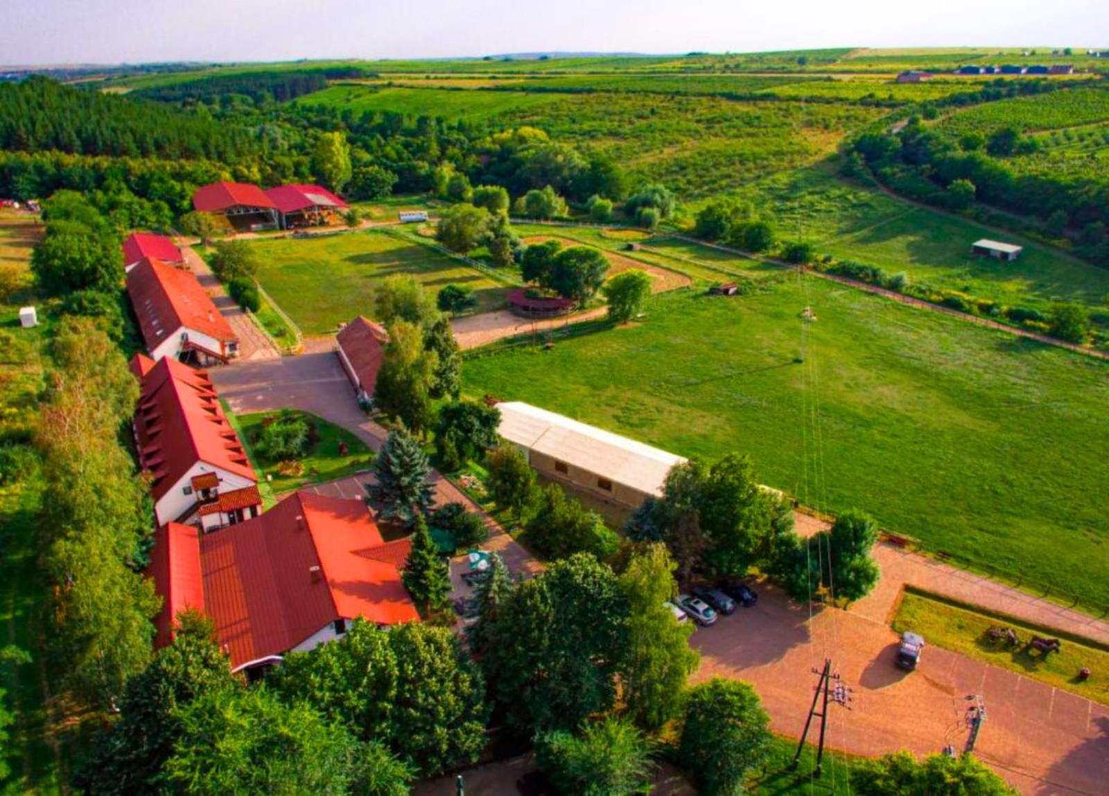 Matyus Udvarhaz Kengyel Fogado Erlau Exterior foto